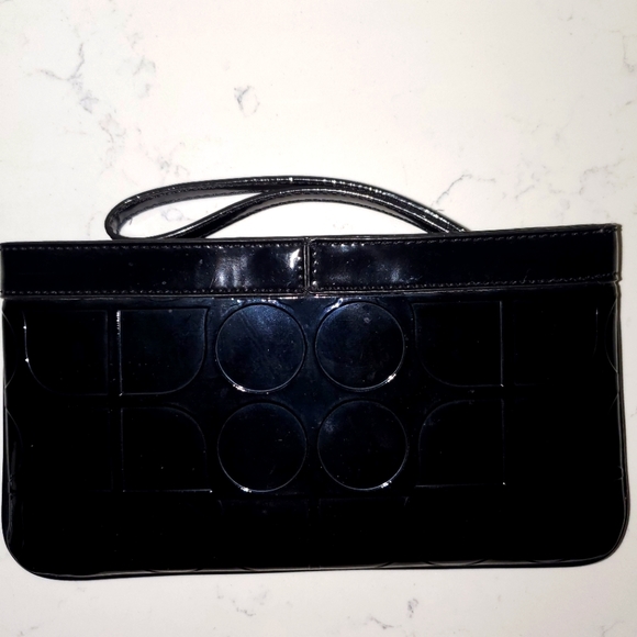 EUC Kate Spade Wristlet (In excellent condition) - Picture 2 of 8